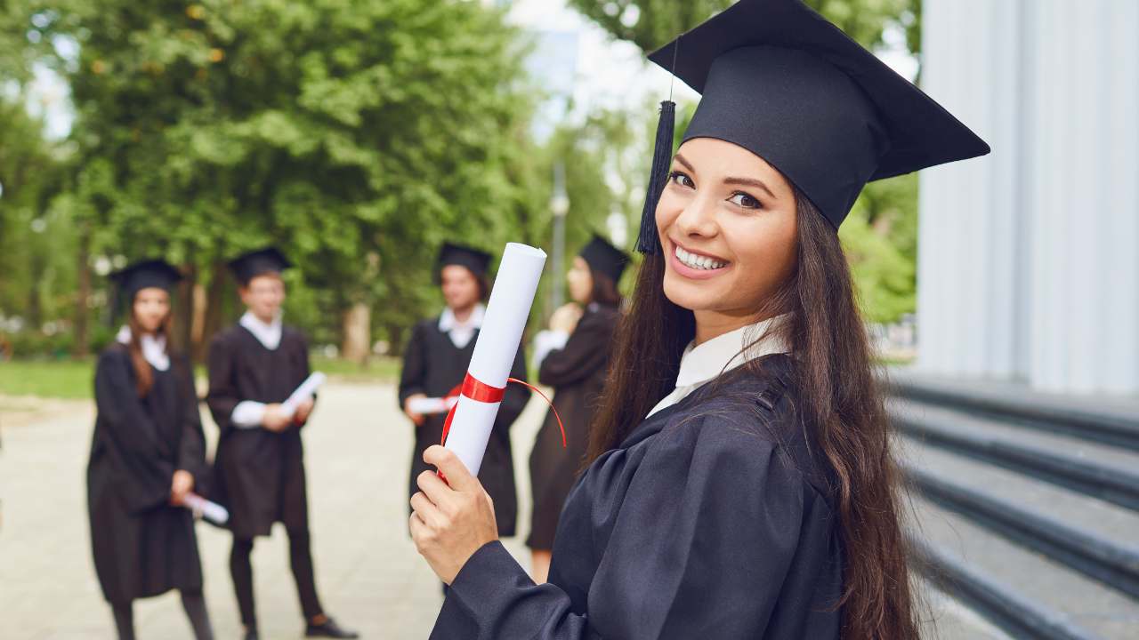 How to Strengthen Your Student Profile for Top Universities Abroad