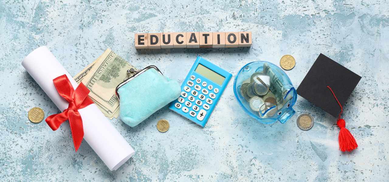 What Are The Tuition Fees & Living Cost To Study in UK
